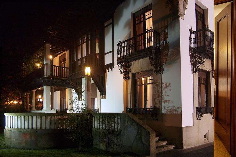 Palacio Arias Navia Exterior photo